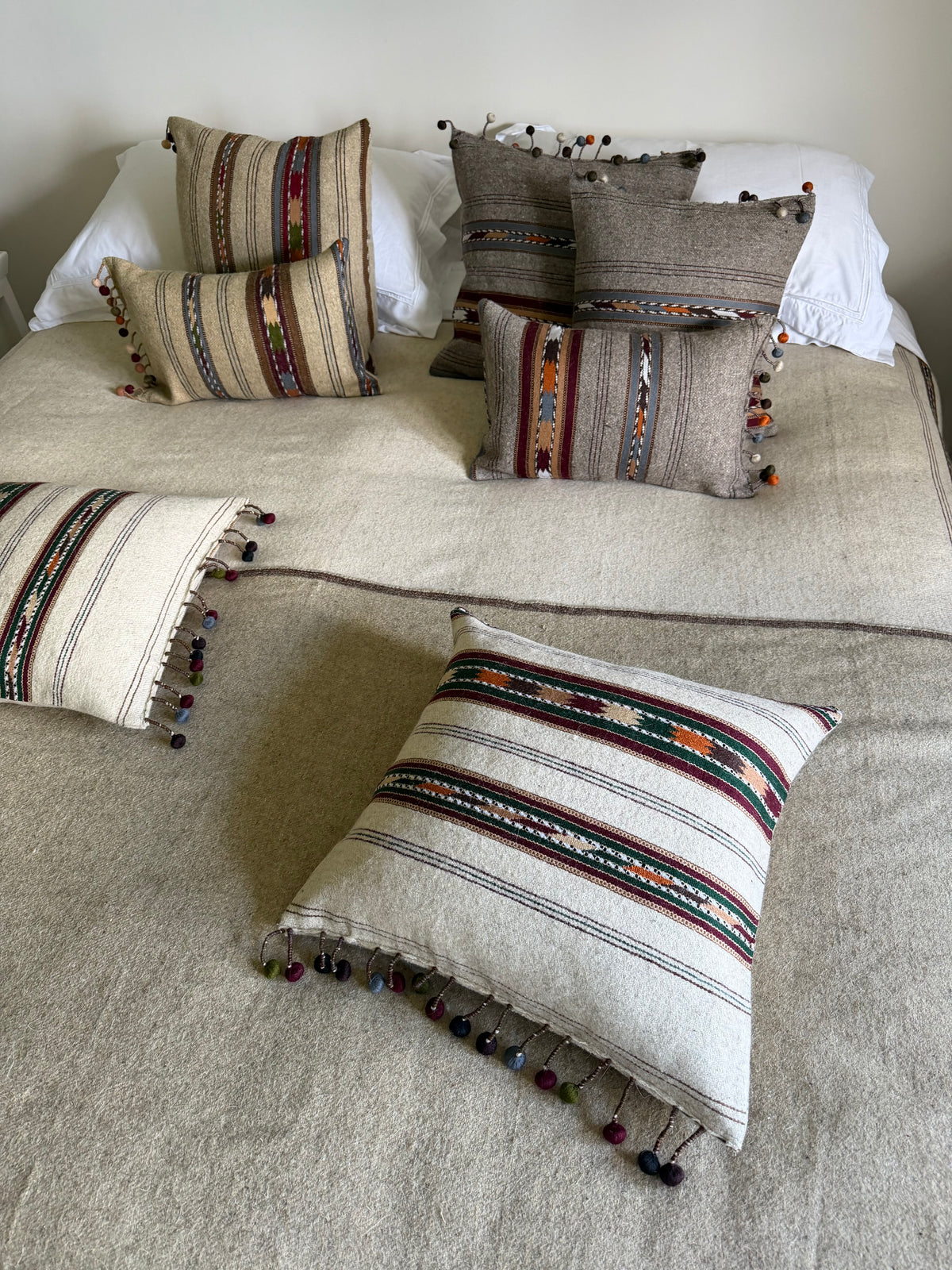 Inzar Ivory Square Cushion Cover
